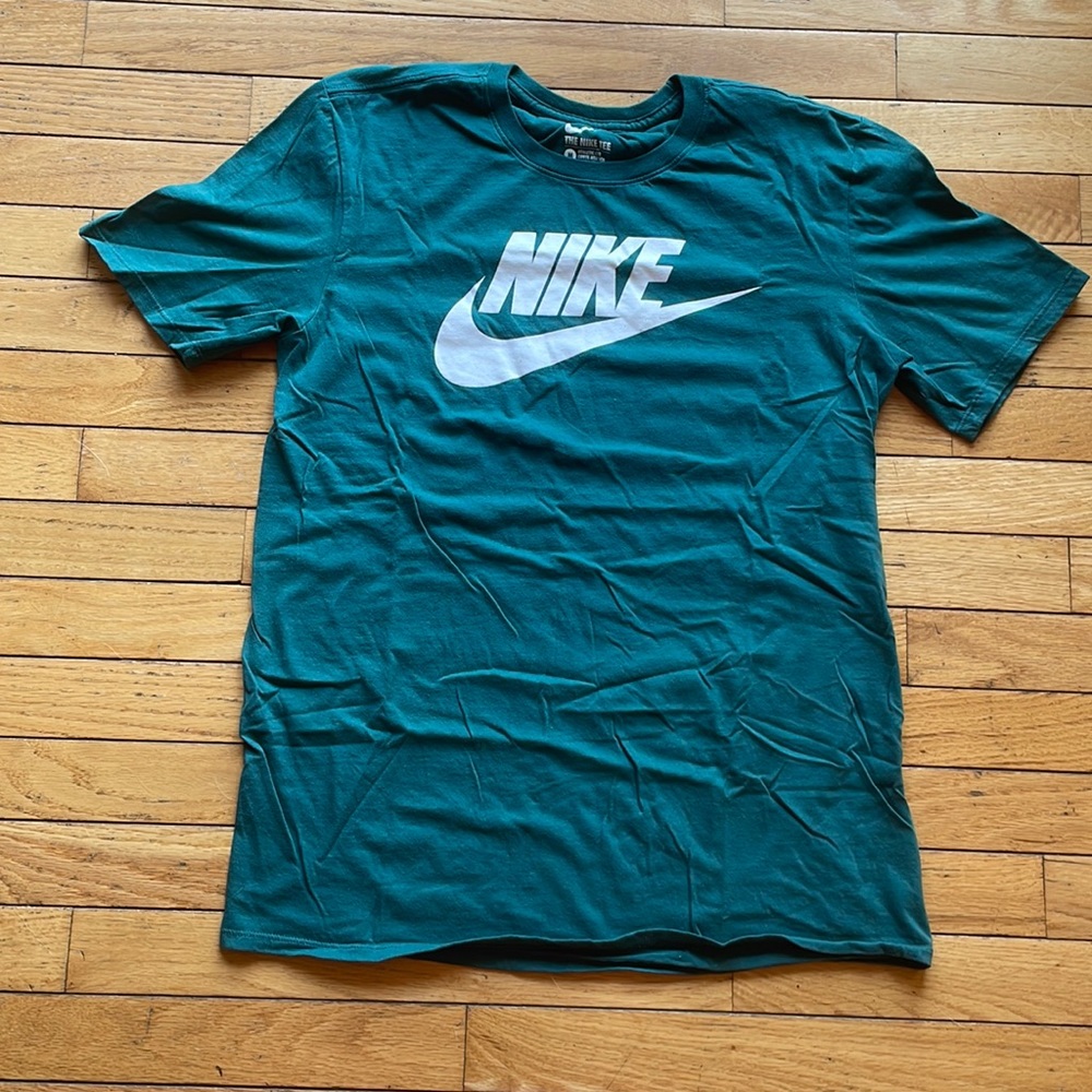 Nike mens medium